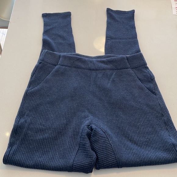 LUNYA relaxed thermal high rise legging - Picture 7 of 8